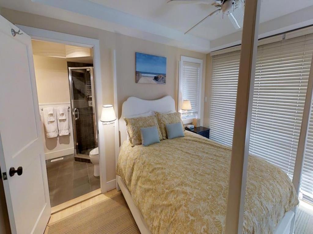 Сasa de vacaciones Pet Friendly, Single Family, Ocean Front, Elevator, Badges, Wifi, Decks, Chairs, Oceanview, Keurig, Jacuzzi-jet Tub, O-s Shower, *